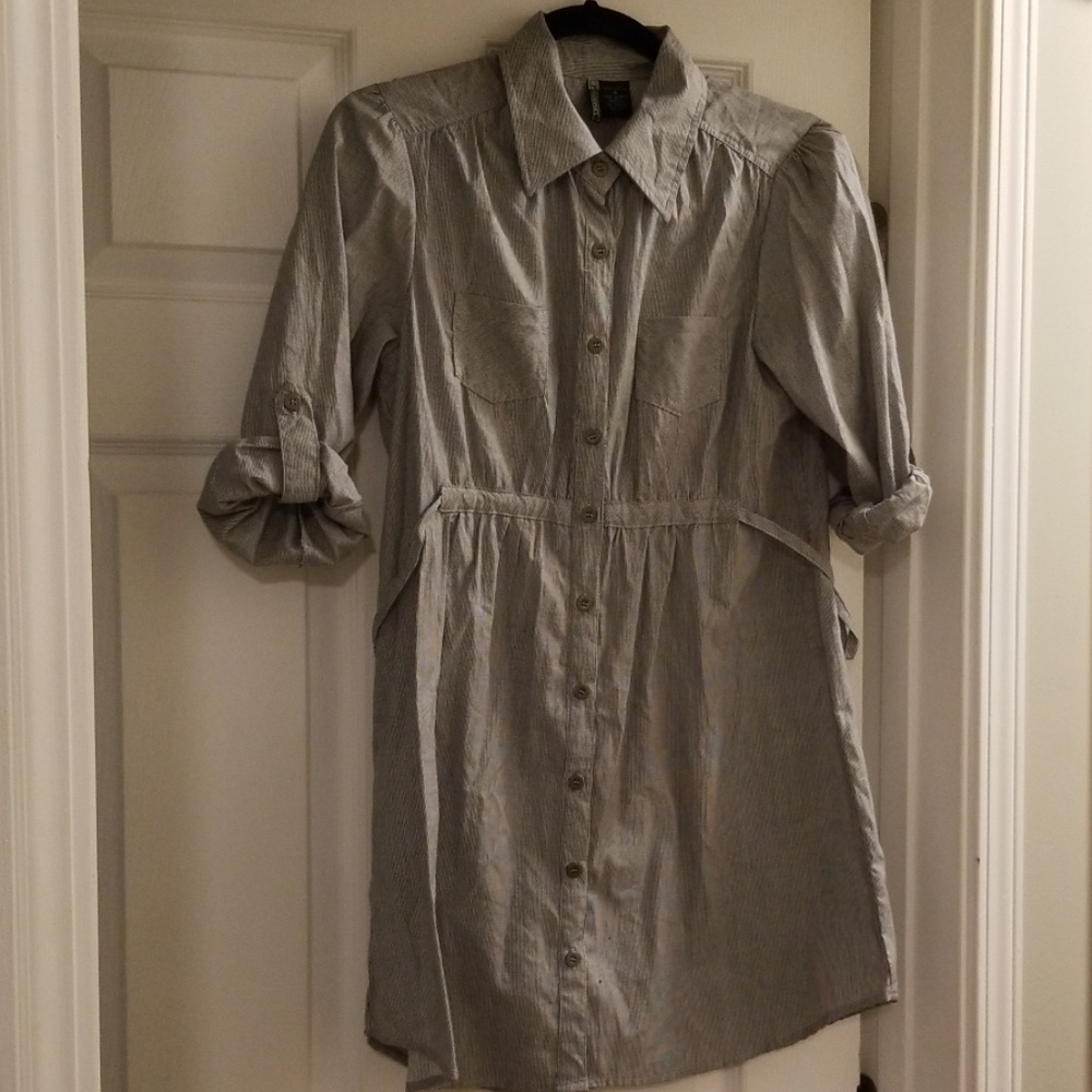 Passport Button Down Top NWT